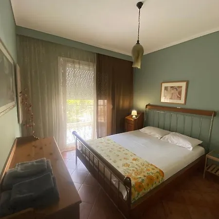 όμορφο, άνετο ζεστά διακοσμημένο ثيرمي