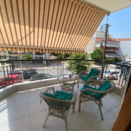 όμορφο, άνετο ζεστά διακοσμημένο