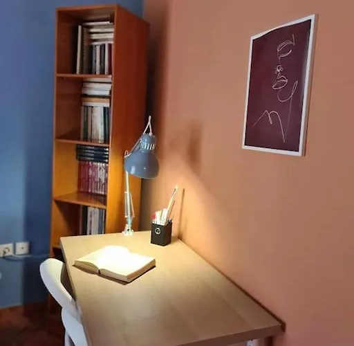 όμορφο, άνετο ζεστά διακοσμημένο